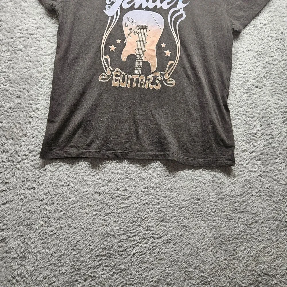 Fender Womens Black Graphic T-Shirt Size Medium Casual Music Guitar Rock N Roll